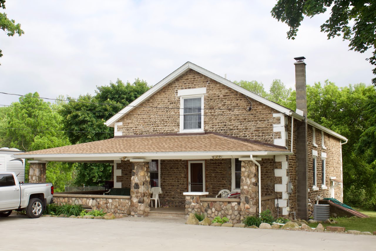 7928 Ridge Road, Hartland, Niagara County